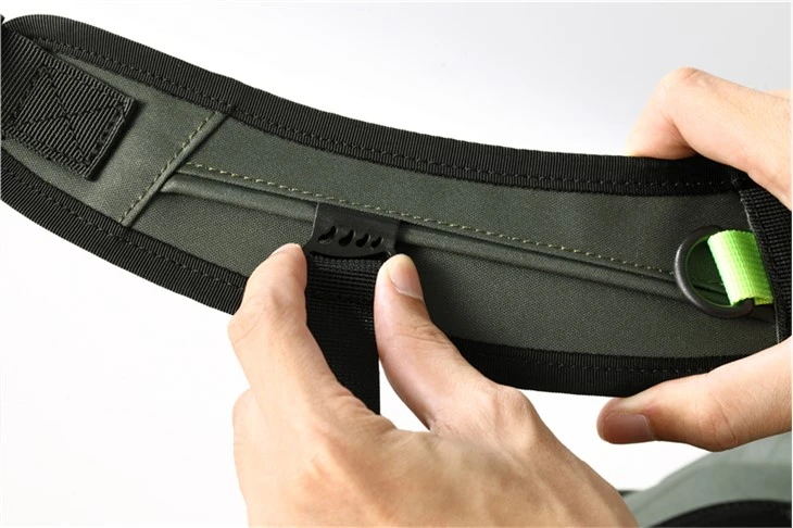 shoulder strap construction