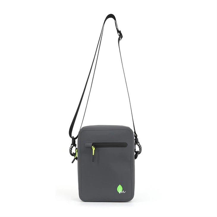 Tas Selempang Tahan Air